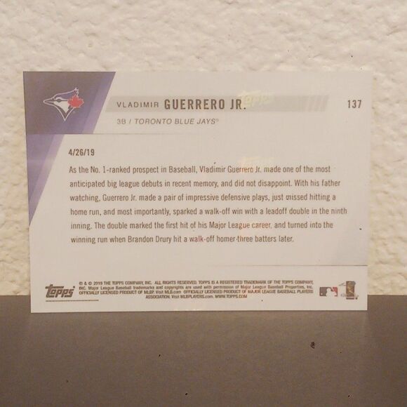 2019 TOPPS NOW 1ST CAREER HIT VLADIMIR GUERRERO JR ROOKIE CARD #137 /19396 - Picture 2 of 2